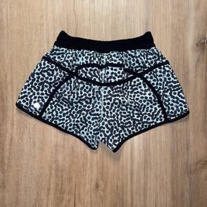 Lululemon Tracker Short III *4-way Stretch